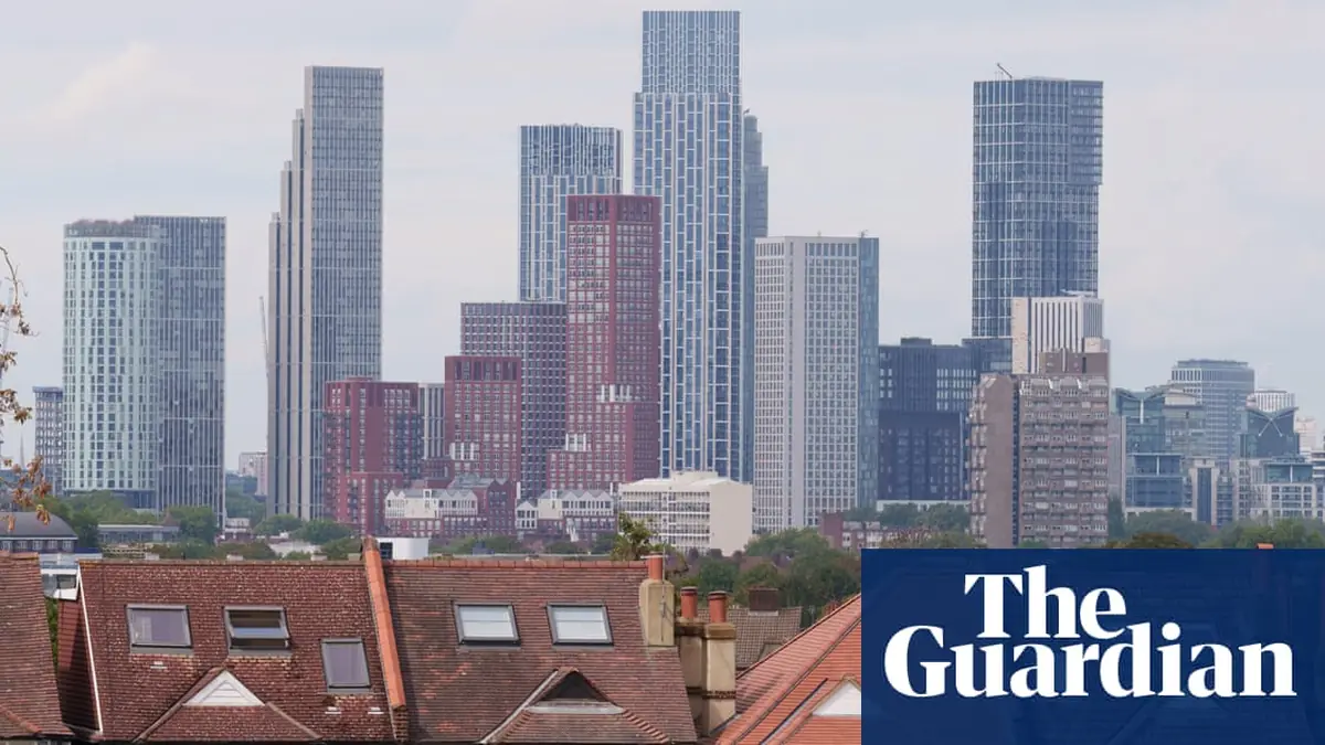 Fears over interest rate rise and jobs send UK consumer confidence to three-year low
