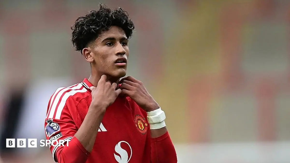 JJ Gabriel: Man Utd youngster travels to Barcelona amid speculation over future