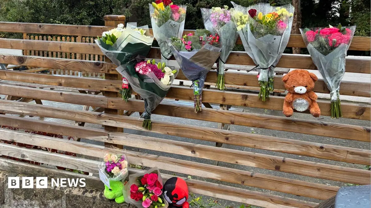 Man arrested after boy, 6, dies in Llanfairfechan crash