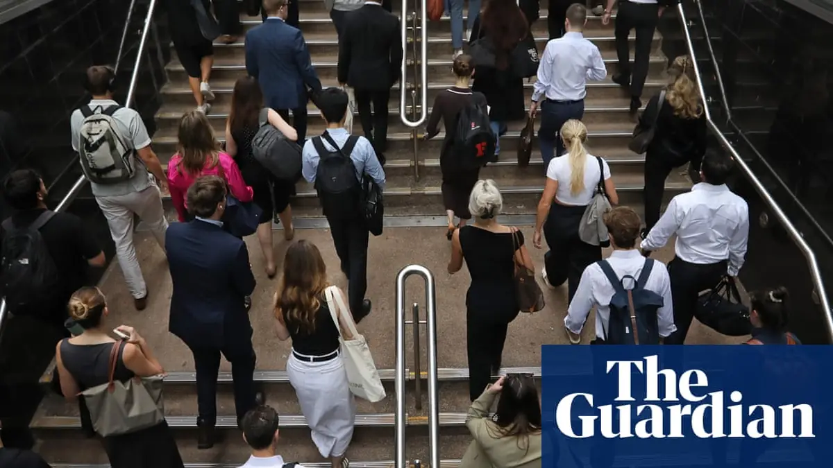 More Australians to live into their 90s as life expectancy forecast to rise over coming decades