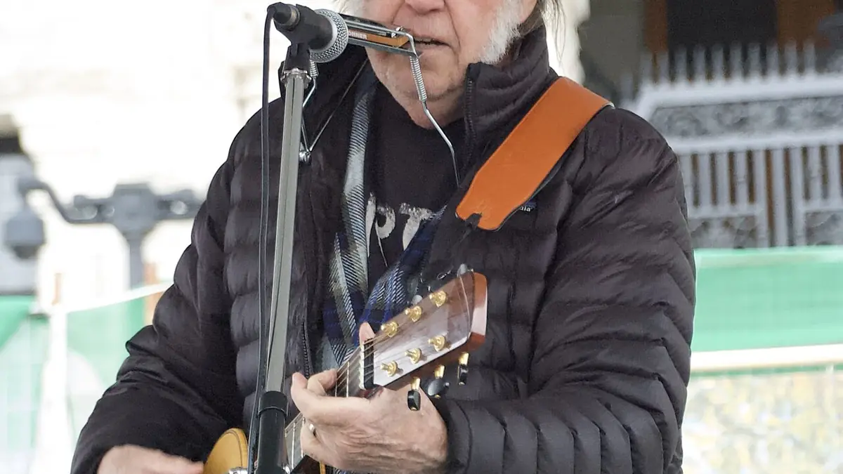 Neil Young / The Chrome Hearts: Second Song Album Review